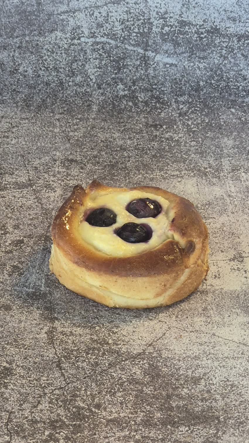 פרח גבינה ואוכמניות